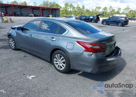 2018 Nissan Altima 2.5 S z USA, uszkodzony, nr VIN 1N4AL3AP3JC220022